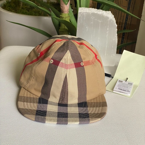 BURBERRY Beige Check Reversible Baseball Cap Size M PRICE FIRM!! - Picture 1 of 12
